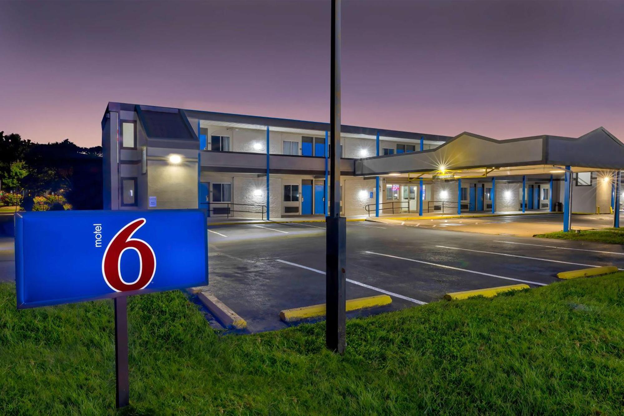 Motel 6 Harrisburg Pa Near Pa Expo Center Exterior foto